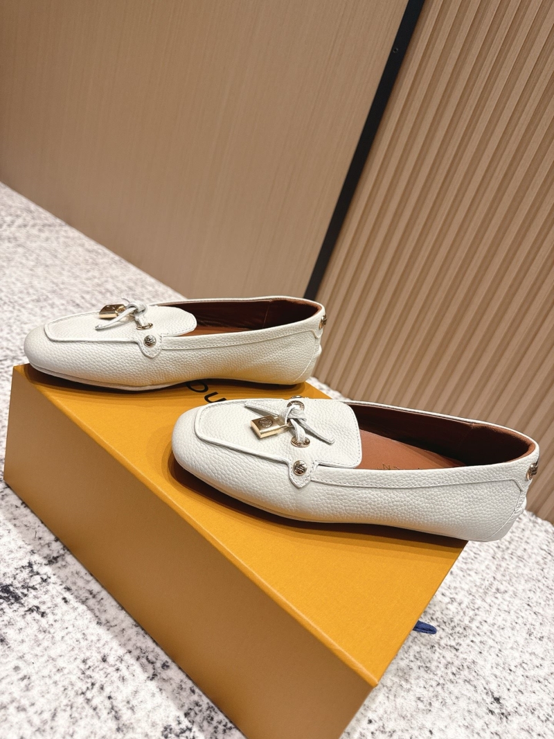 l0vis Vvtt0n loafers